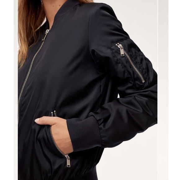 𝅺aritzia Babaton Gillian Bomber - Picture 5 of 14
